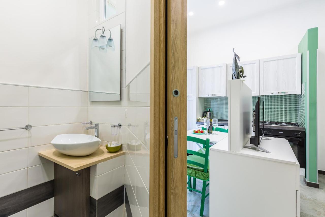 Gelso Complex Studios And Flat By Napoliapartments Eksteriør billede